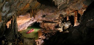 Penn's Cave pix interior.jpg